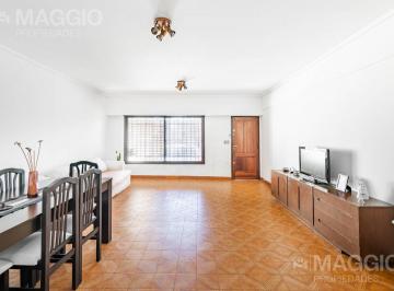 Casa · 143m² · 4 Ambientes · 1 Cochera · Casa Venta Ramos Mejia