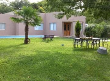 Casa · 200m² · 3 Ambientes · Venta Casa Quinta 3 Amb/ Barrio Loma Verde