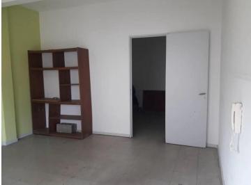 Oficina comercial · 30m² · 1 Ambiente · Alquiler - Oficina en 1er Piso por Escalera en Alem Casi Mitre (A m. de Peatonal Rivadavia)