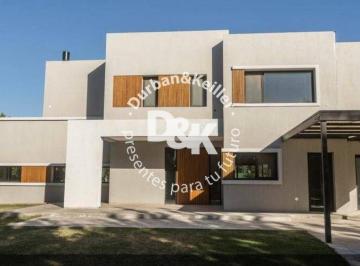 Casa de 4 ambientes, Pilar · Casa en Alquiler de 3 Dorm. C/ Cochera en Pilara