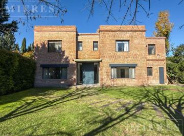 Casa · 310m² · 7 Ambientes · Casa en Alquiler en Santa María de Los Olivos