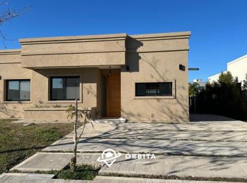 Casa · 166m² · 5 Ambientes · 1 Cochera · Casa - Santa Elena
