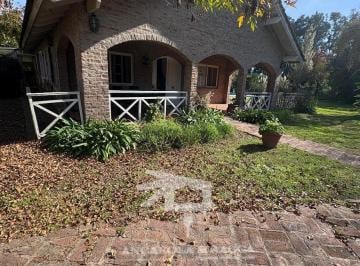 Casa · 1500m² · 4 Dormitorios · Casa en Venta en Club de Campo San Diego