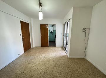 Departamento · 50m² · 3 Ambientes · Excelente Departamento de 3 Ambientes en Alquiler Flores