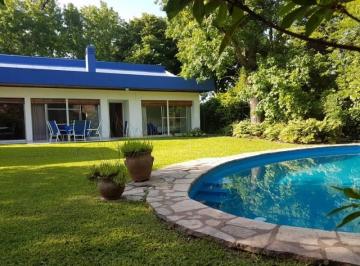 Casa · 300m² · 9 Ambientes · 2 Cocheras · Casa en Alquiler en San Isidro