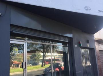 Local comercial de 10 ambientes, Parque Patricios · Venta Oportunidad 600 m², Sobre Av!