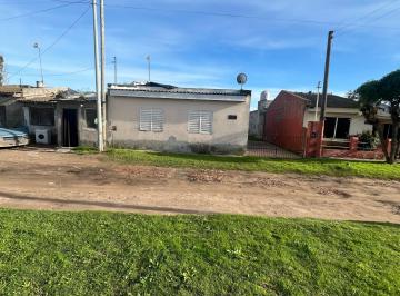 Casa de 3 ambientes, Necochea · Casa Sencilla Construida Sobre un Lote de 10 X30.