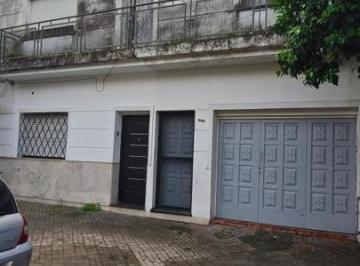 PH · 105m² · 5 Ambientes · 1 Cochera · Planta Alta con Patio y Terraza en PH