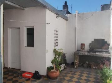 Casa · 160m² · 4 Ambientes · Casa de 3 Dorm. B° Matheu.