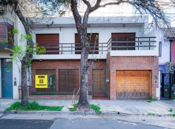 Casa · 190m² · 5 Ambientes · 1 Cochera · Casa Venta Villa Sarmiento