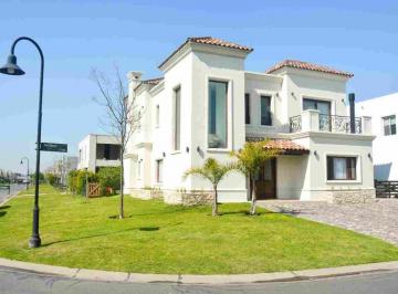 Casa · 200m² · 4 Ambientes · 3 Cocheras · Alquiler Anual Casa Amueblada Las Tipas Nordelta