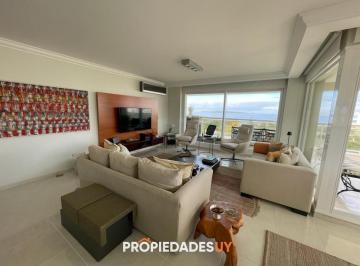 Foto1 · Apartamento en Venta en Mansa, Punta del Este de 3 Dorm. en Suite.