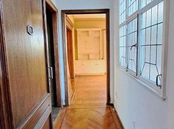 Departamento de 5 ambientes, Recoleta · Semipiso Alto. 4 Ambientes C/dependencia
