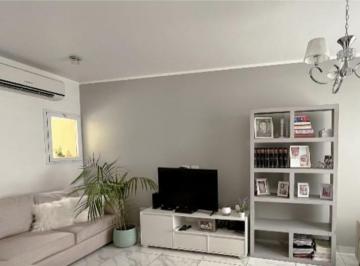 Casa · 90m² · 3 Ambientes · 2 Cocheras · Casa en Alquiler o Venta en B° Los Robles. Monte Grande