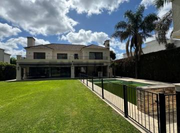 Casa · 450m² · Alquiler Casa 7 Ambientes Amoblada en Barrio El Encuentro - Gral Pacheco, Tigre