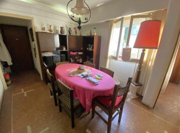 Departamento de 3 ambientes, Villa Devoto · Departamento 3 Ambientes con Cocina Independiente 2 Dorm. con Placard.