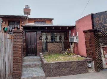 Casa · 140m² · 6 Ambientes · 1 Cochera · Casa en Venta Ubicado en Libertad, Merlo, G. B. a. Zona Oeste