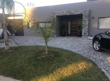 Casa · 180m² · 4 Ambientes · 1 Cochera · Casa en Venta en Sam Matias