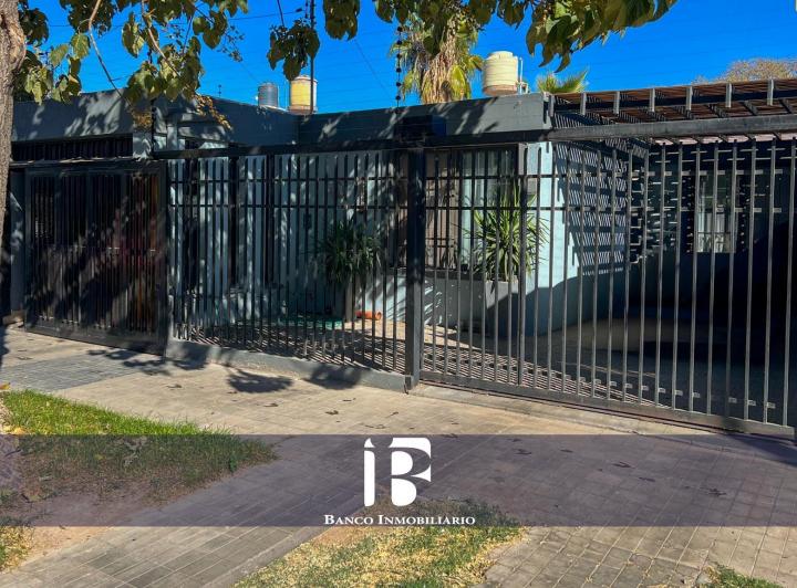 Casa · 204m² · 8 Ambientes · 3 Cocheras