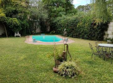 Casa · 98m² · 4 Ambientes · 1 Cochera · Casa en Venta en Arroyo Leyes