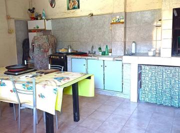 Casa · 80m² · 4 Ambientes · 2 Cocheras · Casa en Ituzaigo 4 Ambientes Gran Lote Jardin Frente Fondo Galpon y Quincho Cerrado