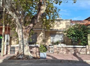 Casa · 186m² · 3 Ambientes · Alquiler - Casa 3 Amb. en San Fernando con Jardín y Cuarto de Guardado