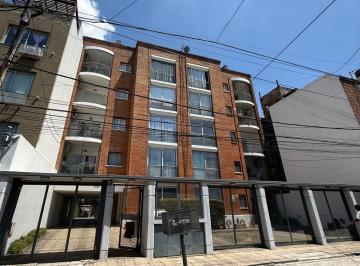 Departamento en Venta de 2 ambientes Castelar · Departamento de 2 Ambientes con Cochera, Ubicación Cercana Al Centro de Castelar