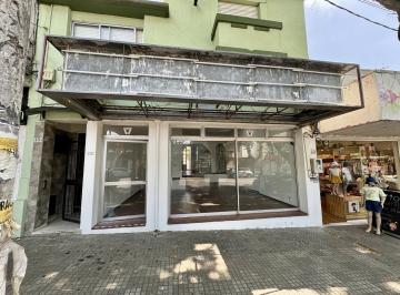 Local comercial · 107m² · 2 Ambientes · Colonia - Venta y Alquiler de Importante Local Comercial Céntrico