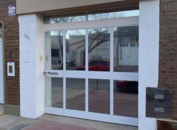 Casa · 85m² · 6 Ambientes · 1 Cochera · Casa en Barrio 9 de Julio
