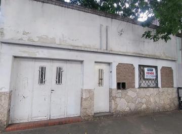 Casa · 60m² · 3 Ambientes · 1 Cochera · Necochea Nº 3313 / a Reciclar.