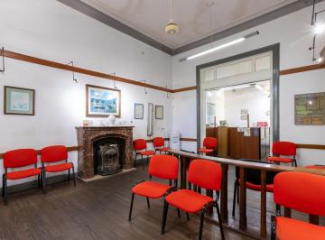Oficina comercial · 303m² · 13 Ambientes · En Venta - Oficina Para Uso Institucional/ Profesional - Centro