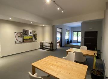 Oficina comercial · 900m² · 9 Ambientes · 2 Cocheras · Alquiler Oficina con Cochera y Espacio Deposito 1000 m² Totales Sin Expensas - Vicente Lopez Villa Ma