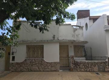 AVS-AVS-1140_2 · Casa 3 Ambientes. | Mansilla 2977