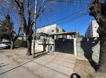 Casa · 82m² · 3 Ambientes · 1 Cochera · Venta Duplex en Gonnet
