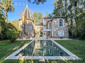 Casa · 317m² · 9 Ambientes · 2 Cocheras · Casa en Venta en Rincon de Maschwitz