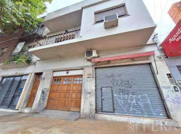 Casa · 158m² · 4 Ambientes · 1 Cochera · Venta de Casa Para Dos Familias con Cochera y Local Comercial en Wilde