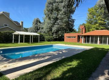 Casa · 217m² · 5 Ambientes · Casa en Venta 5 Ambientes en Mapuche C. C