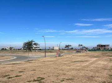 Terreno · 691m² · Terreno en Venta en Puerto del Lago, Barrio Amarras
