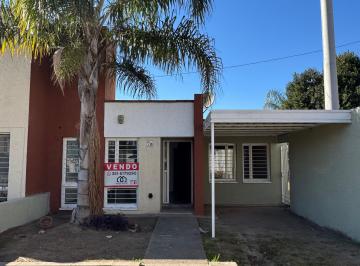 Casa de 4 ambientes, Córdoba · En Venta! Hermosa Casa de 2 Dor en Housing! a 5 Minutos del Centro
