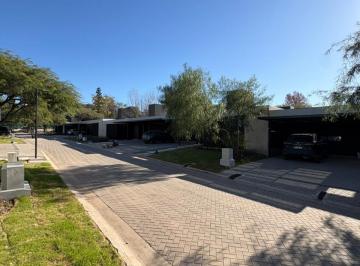 Casa de 4 ambientes, Córdoba · Casa de Categoria 3 Habitaciones en Housing Patagonia Home