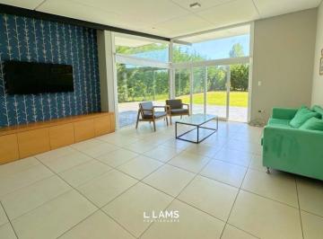 Casa · 220m² · 4 Ambientes · Alquiler Casa 4 Ambientes - Arenas del Sur