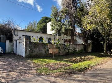 Casa · 250m² · 5 Ambientes · 2 Cocheras · Casa a La Venta en Don Torcuato