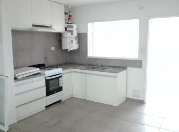 Casa · 192m² · 4 Ambientes · 3 Cocheras · Se Vende Casa Apta Credito - 100% a Estrenar - 3d. - Quincho - Patio