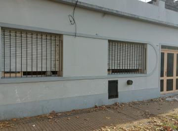 PH · 80m² · 3 Ambientes · 1 Cochera · Casa Tipo PH 3 Amb, Patio y Cochera