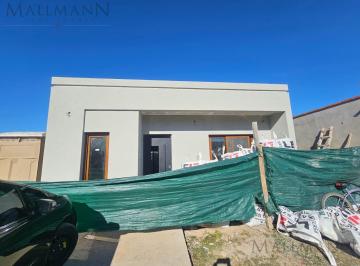 Casa · 77m² · 3 Ambientes · 2 Cocheras · Venta Casa en Planta Baja 2 Dorm. en El Aljibe