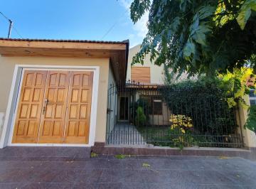 Casa · 150m² · 5 Ambientes · 1 Cochera · Casa en Rio Salado 1436, Barrio Santa Genoveva