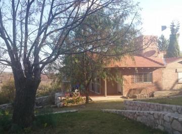 Casa · 366m² · 9 Ambientes · Casa en Venta - 4 Dorm. 2 Baños - Córdoba