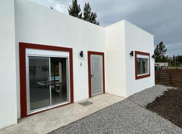 Casa · 52m² · 3 Ambientes · 1 Cochera · Casa a Estrenar con Piscina y Parrillero