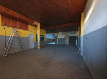 Bodega-Galpón · 180m² · 2 Ambientes · Galpón en Confluencia