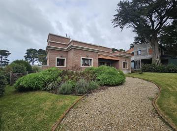 Casa · 130m² · 4 Ambientes · Casa Estilo Campo en Barrancas de San Benito